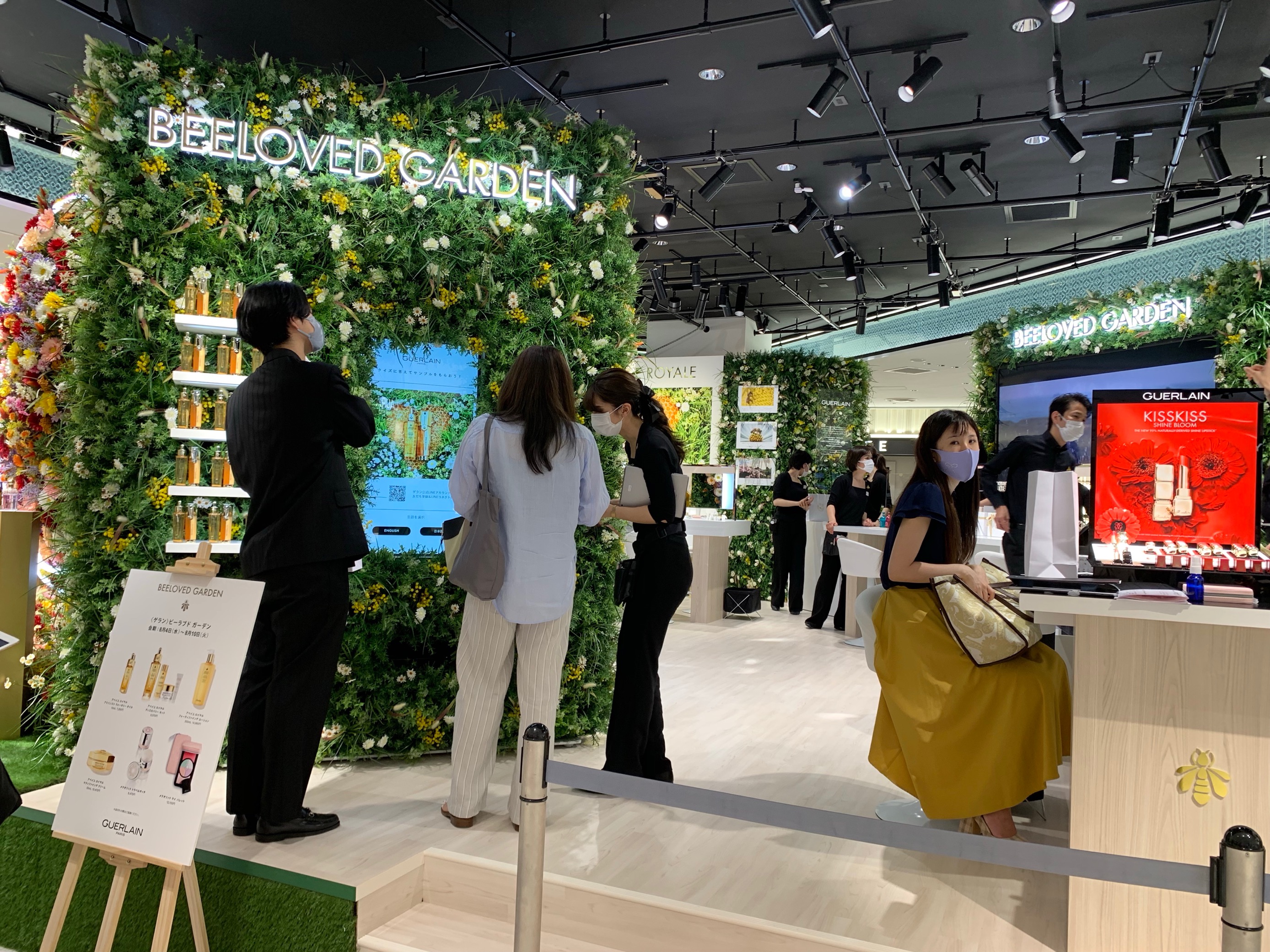 Showcasing the Odore vending machine being used by customers.
